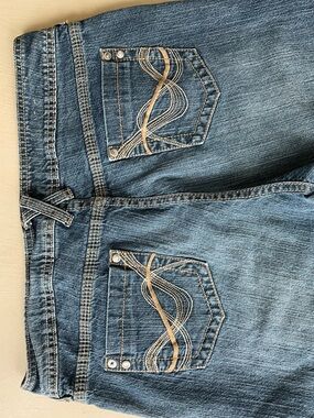 2000s capris/jorts cool pocket designs